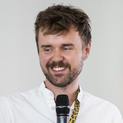 Kliknutím zvětšíte Christopher Small