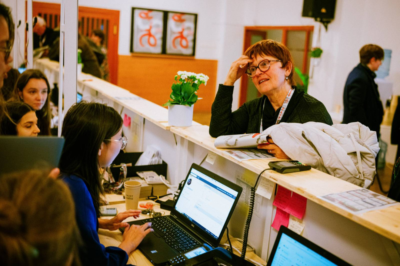 Kliknutím zvětšíte Industry & Industry Student