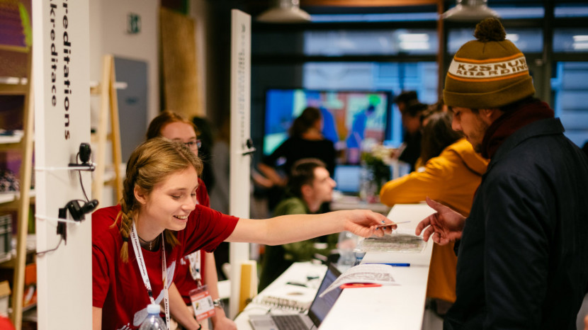 Kliknutím zvětšíte Visitor accreditations