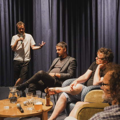 Kliknutím zvětšíte Jak Bůh hledal Karla, dir.: Vít Klusák, Filip Remunda