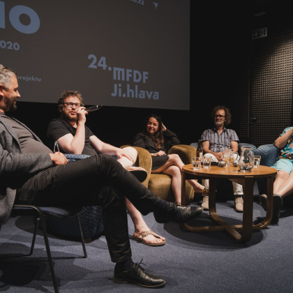 Kliknutím zvětšíte Jak Bůh hledal Karla, dir.: Vít Klusák, Filip Remunda