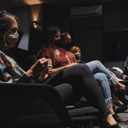 Kliknutím zvětšíte MY STREET FILMS (Čistota pol života, dir. Barbora Aradská, Okno příležitostí, dir. Olga Srstková, Tátův fichtl, dir. Kateřina Konrádová)