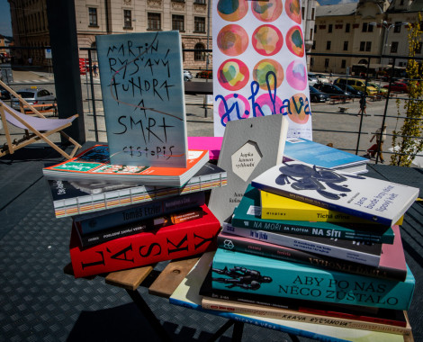 Kliknutím zvětšíte