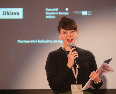 Kliknutím zvětšíte