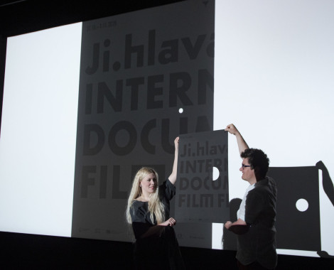 Kliknutím zvětšíte