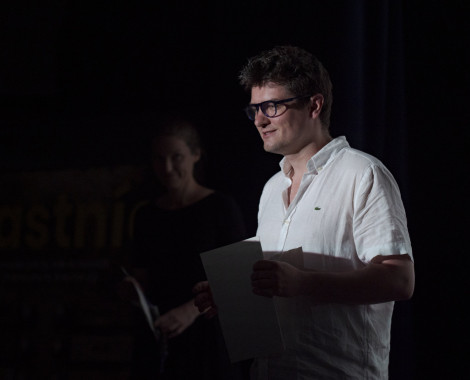 Kliknutím zvětšíte