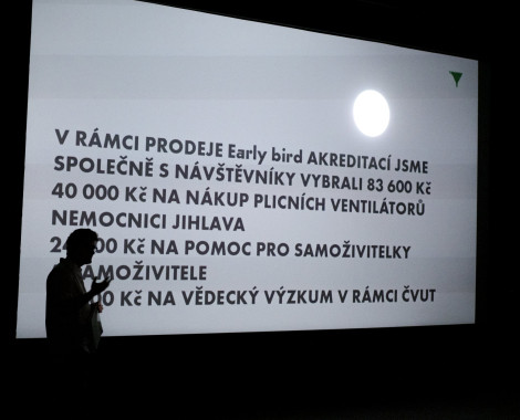 Kliknutím zvětšíte